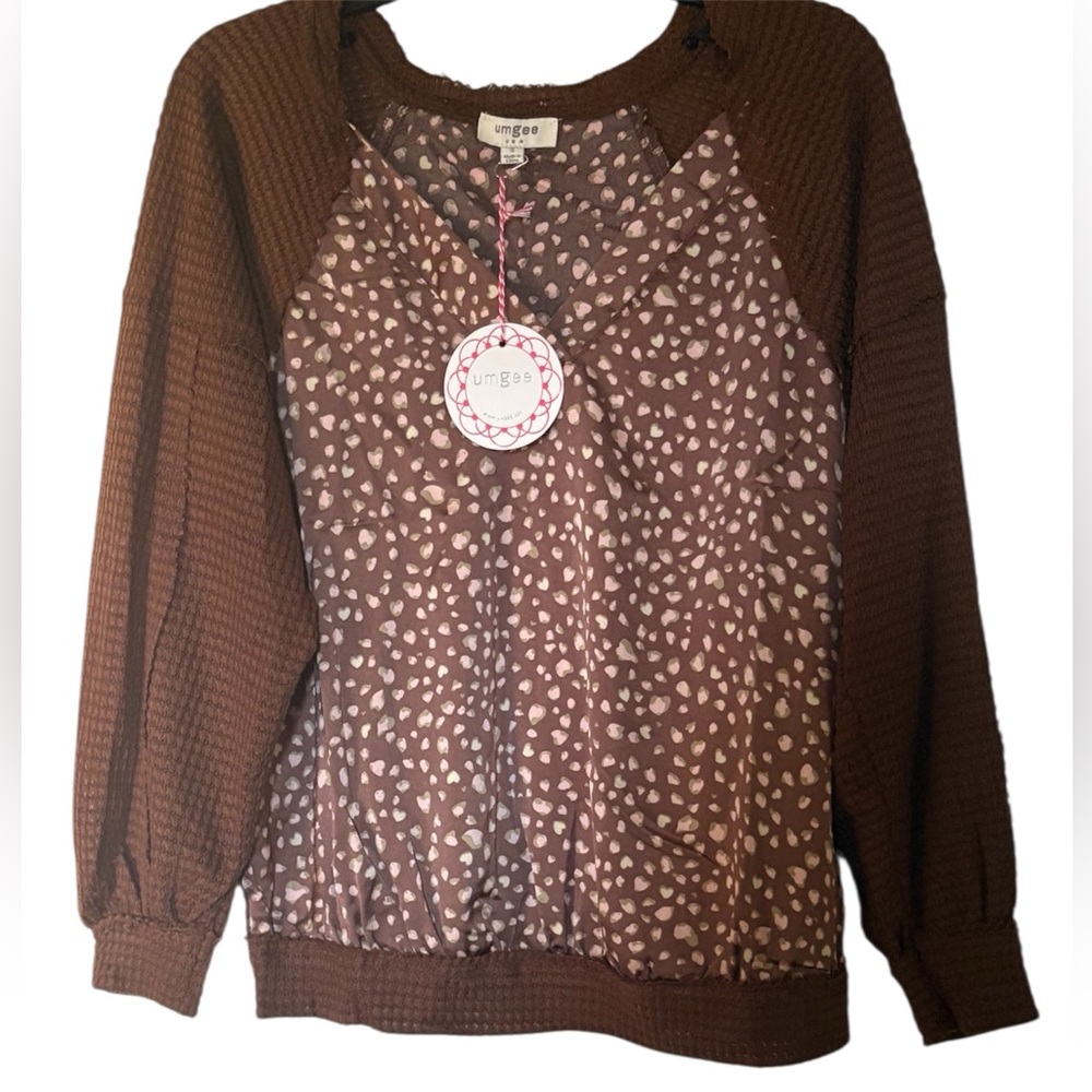 Umgee•Waffle Knit Brown Leopard Heart Spotted Print Top